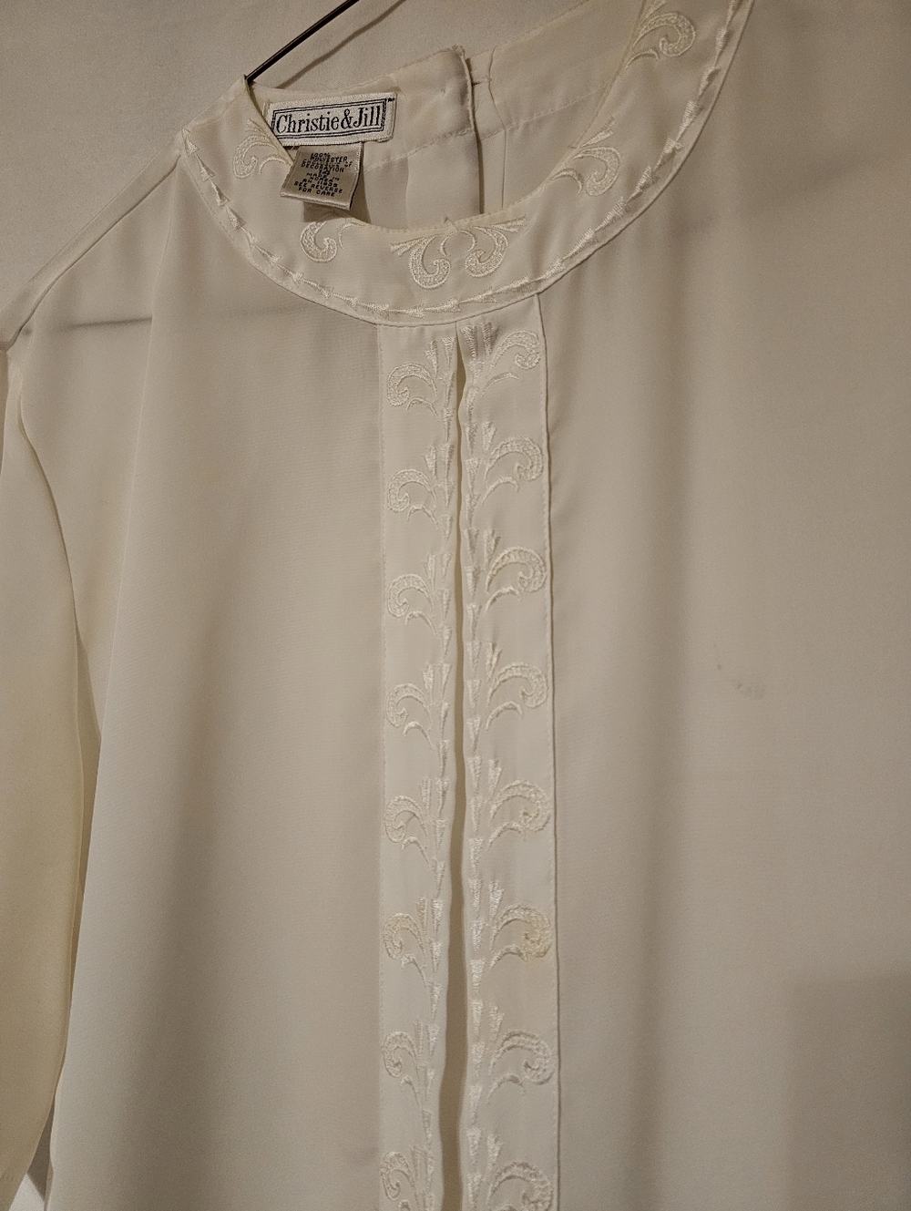 Vintage Cream Embroidered Short Sleeve Blouse Size 16